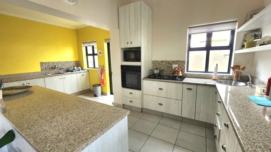 2 Bedroom Property for Sale in Blue Mountain Village Western Cape